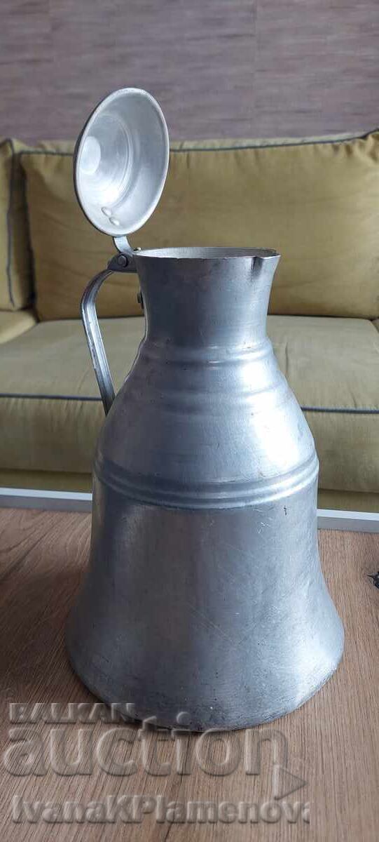 Παράδοση Σκεύος για υγρά από την σοσιαλιστική εποχή, αλουμινίου