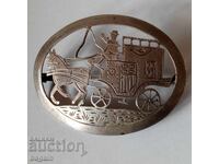 Broșă unică din argint.