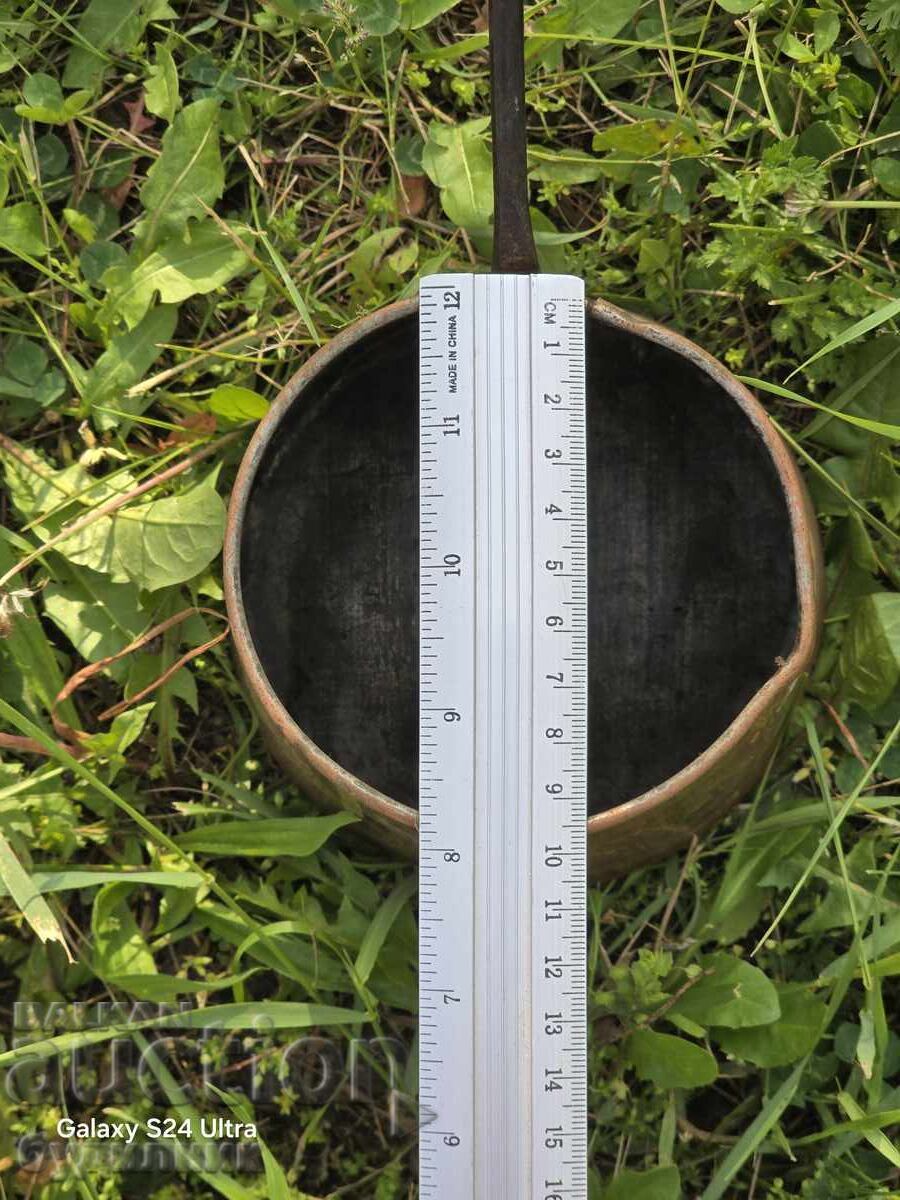Cană veche de cupru - ibric cu marcaj. Dimensiuni în fotografii cu preț 9.99 BGN | € 5.11 Cană veche de cupru - ibric cu marcaj. Dimensiuni în fotografii cu preț 9.99 BGN | € 5.11