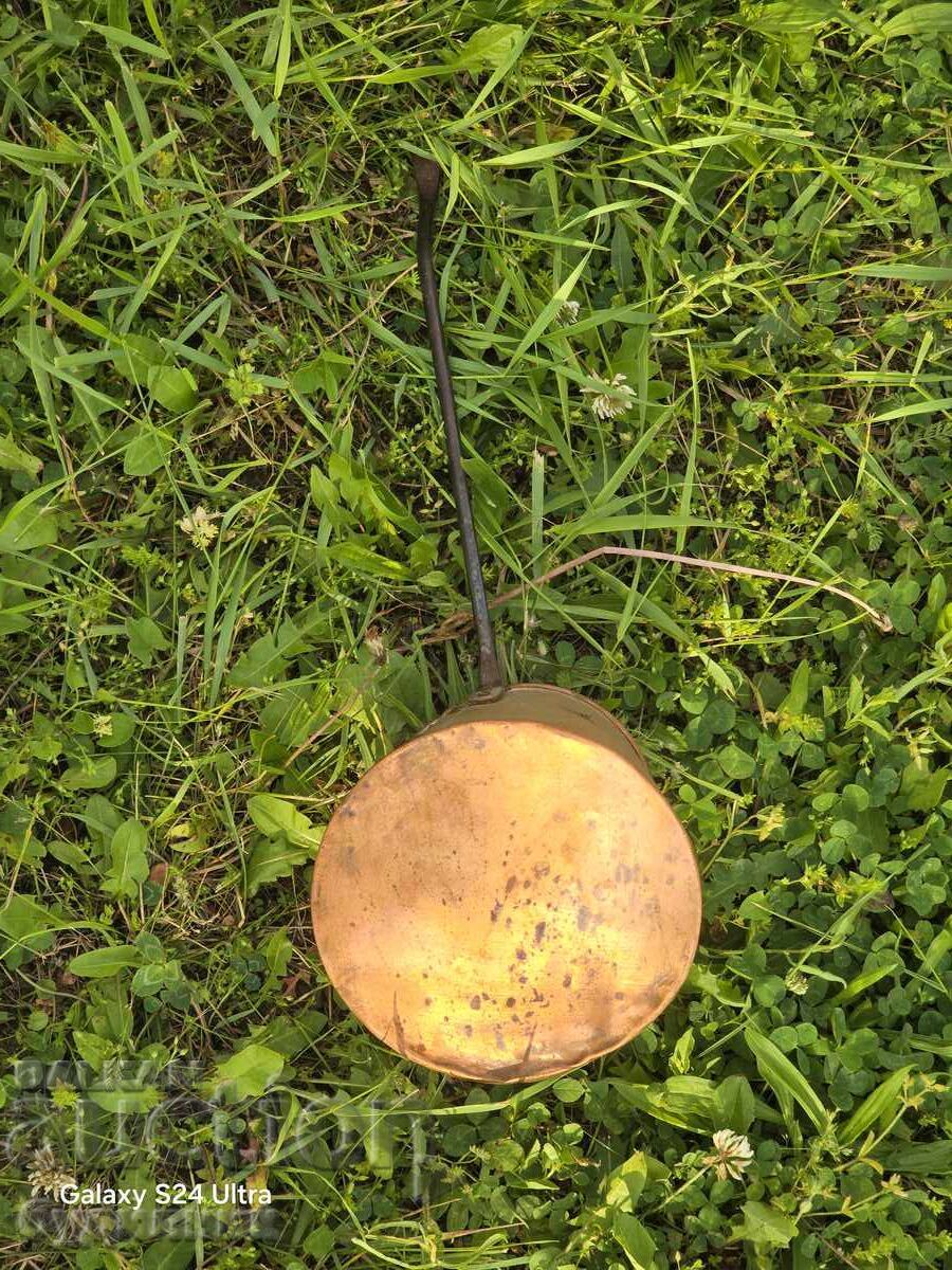 Cană veche de cupru - ibric cu marcaj. Dimensiuni în fotografii - 5 Cană veche de cupru - ibric cu marcaj. Dimensiuni în fotografii - 5