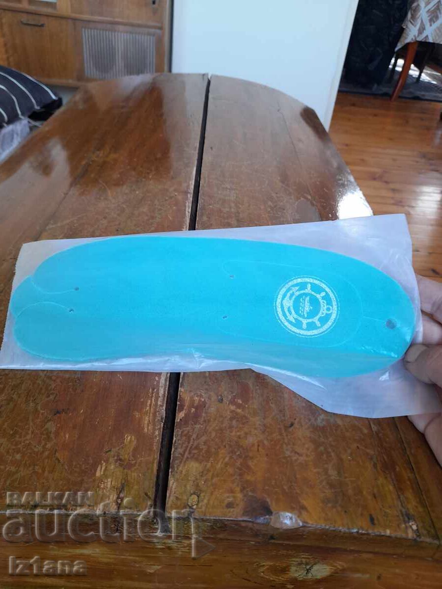 Παράδοση Παλιά σαγιονάρες για μπάνιο και παραλία