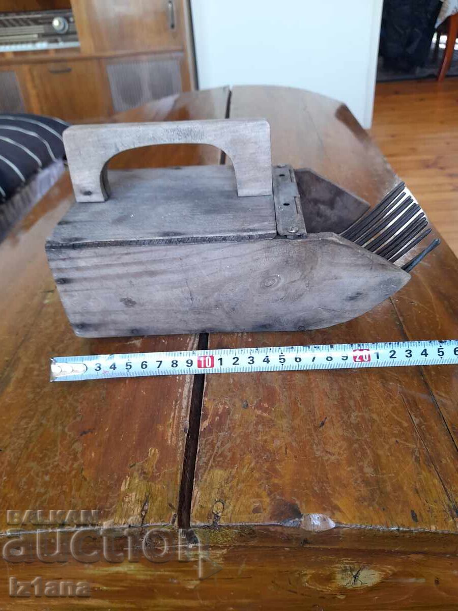 Παράδοση Αντίκα επιλογέας μύρτιλων Παράδοση Αντίκα επιλογέας μύρτιλων