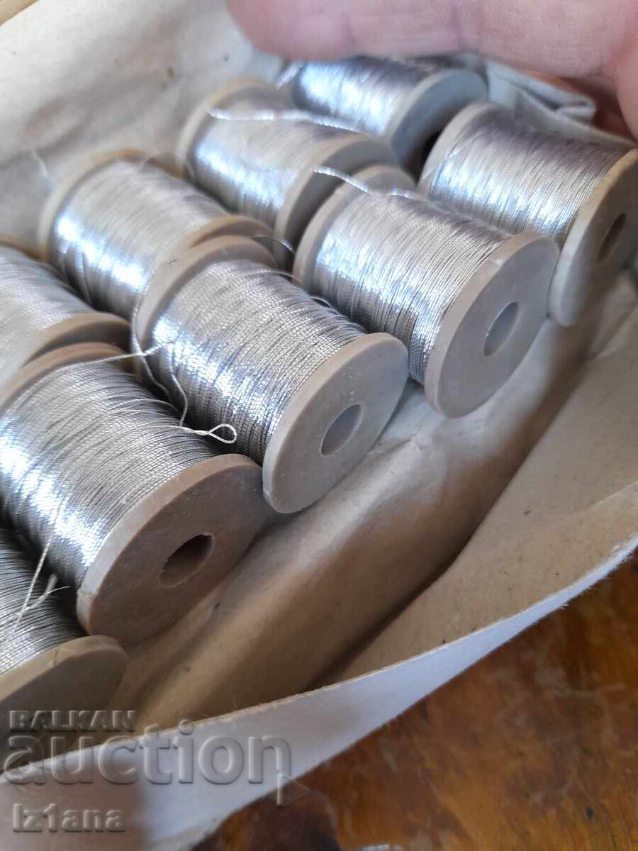 Livrarea Ață veche de la Silver Lame