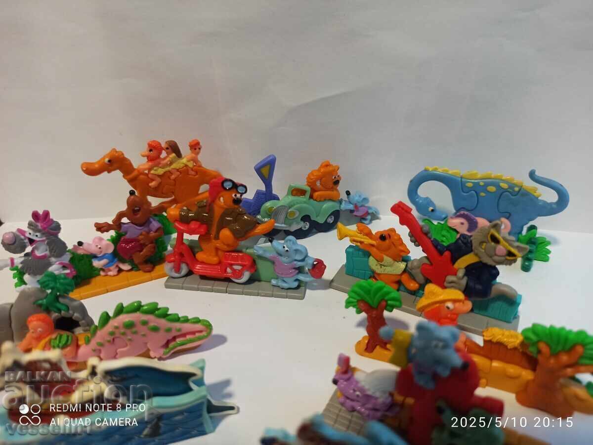 Licitație Lot vechi de jucării 3 din ouă de ciocolată Kinder, 11 bucăți Licitație Lot vechi de jucării 3 din ouă de ciocolată Kinder, 11 bucăți