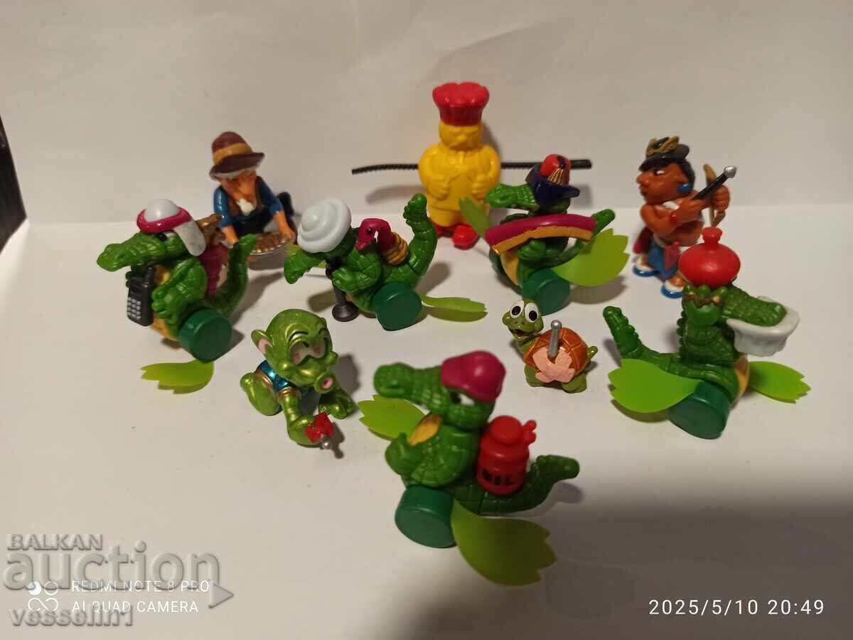 Lot vechi de jucării 8 din ouă de ciocolată Kinder, 10 bucăți Lot vechi de jucării 8 din ouă de ciocolată Kinder, 10 bucăți