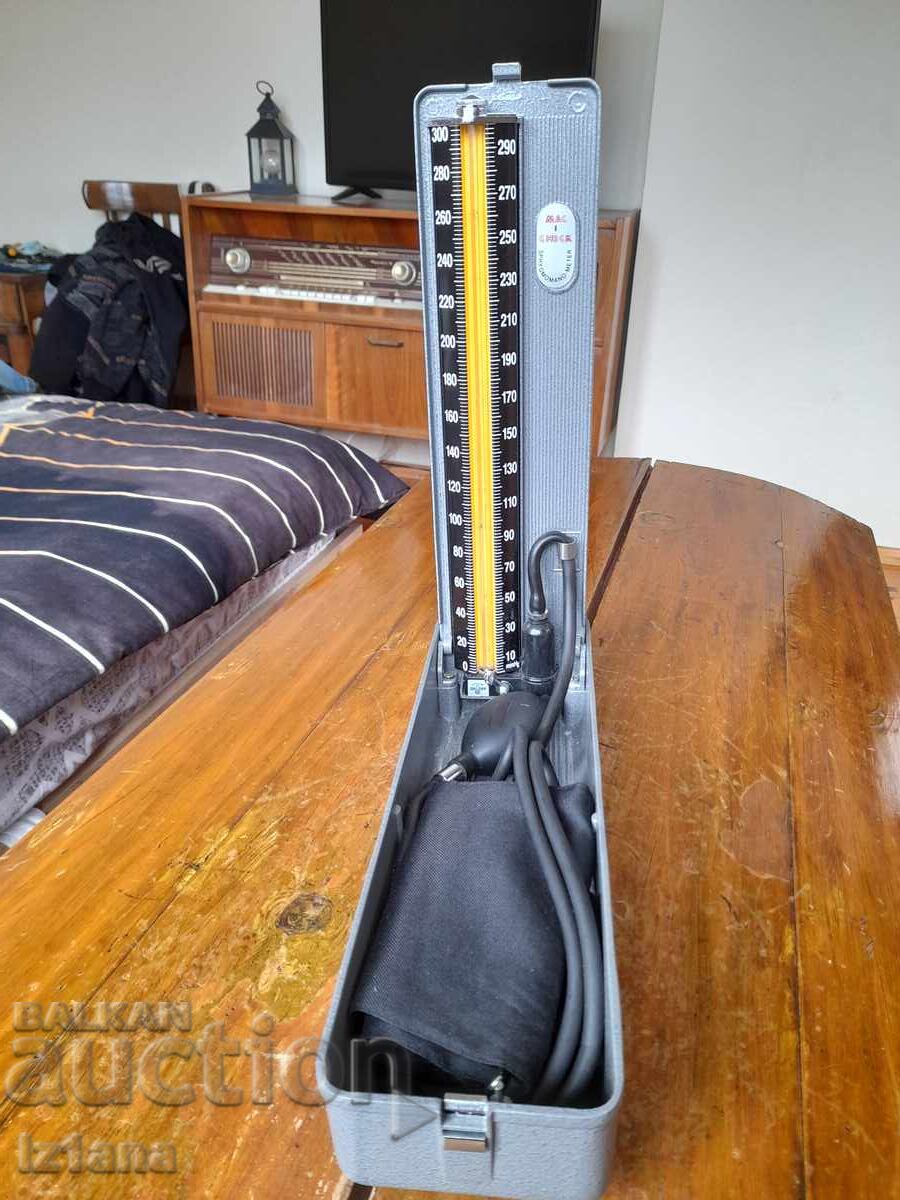 Παλαιό μηχάνημα μέτρησης αρτηριακής πίεσης MAC με τιμή 130.00 BGN | € 66.47