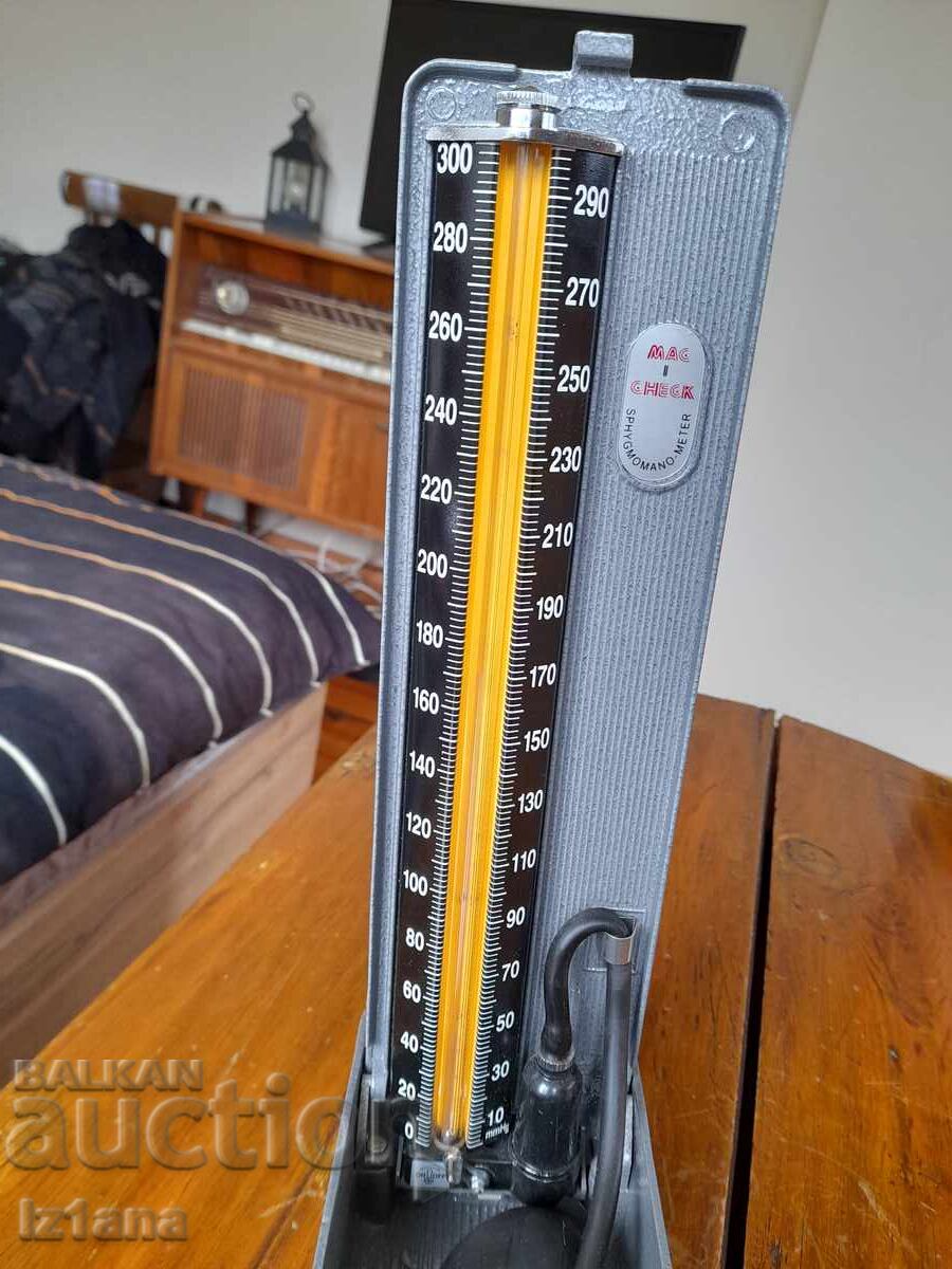 Παλαιό μηχάνημα μέτρησης αρτηριακής πίεσης MAC - 7