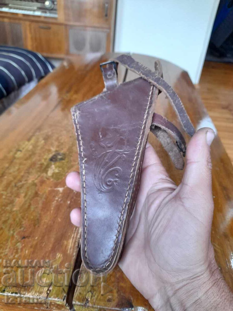 Licitație Geantă veche din piele pentru bicicletă