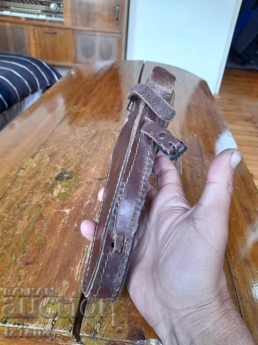 Livrarea Geantă veche din piele pentru bicicletă