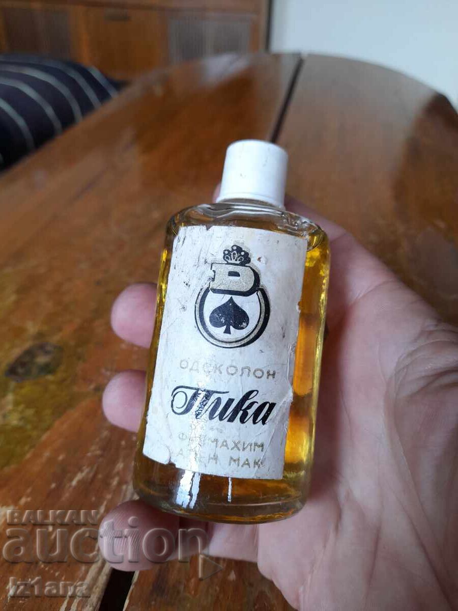 Apă de colonie veche Pika cu preț 75.00 BGN | € 38.35 Apă de colonie veche Pika cu preț 75.00 BGN | € 38.35