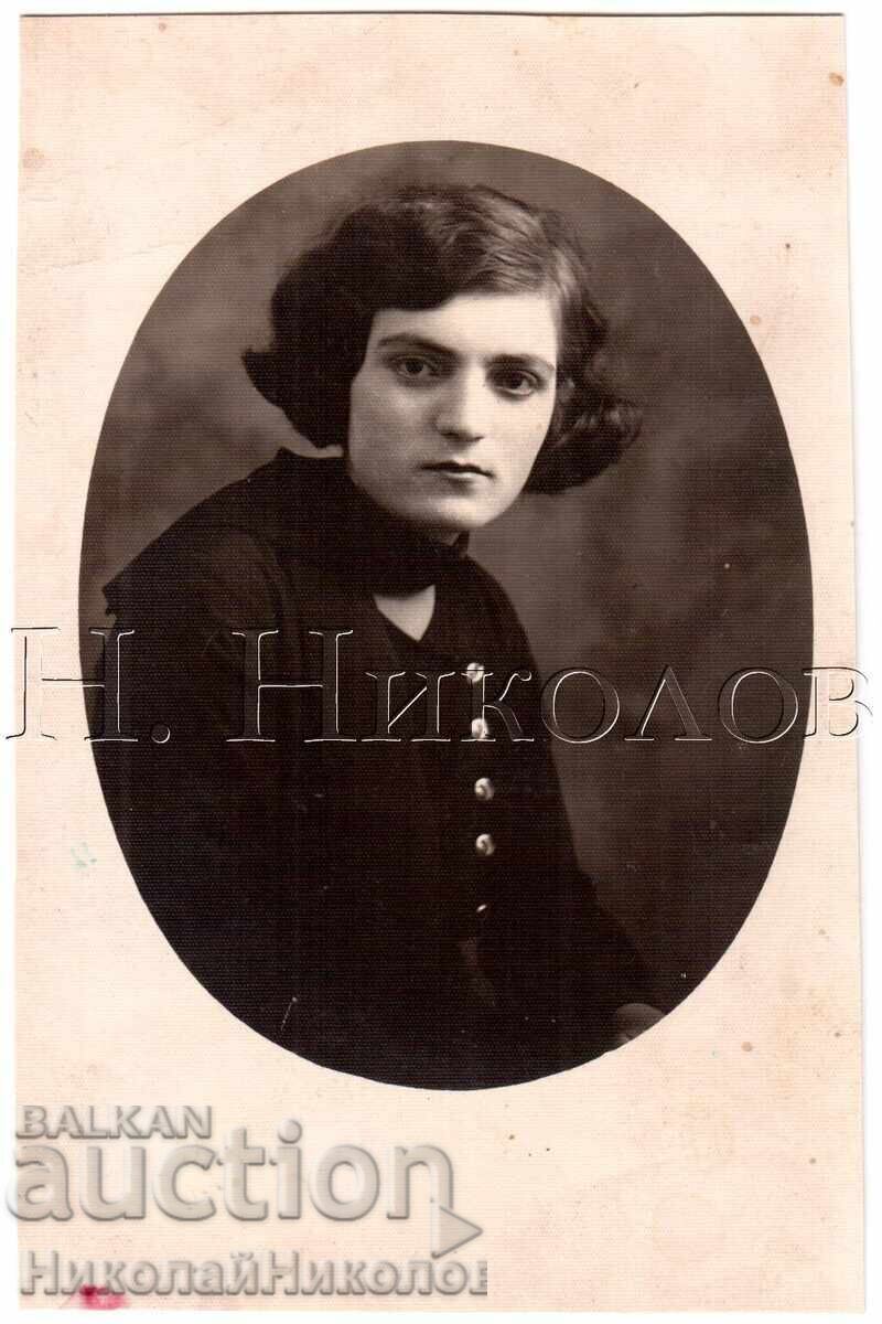 СТАРА СНИМКА СВИЩОВ МЛАДА ЖЕНА В СТУДИО ФОТО МОКОВ Д986