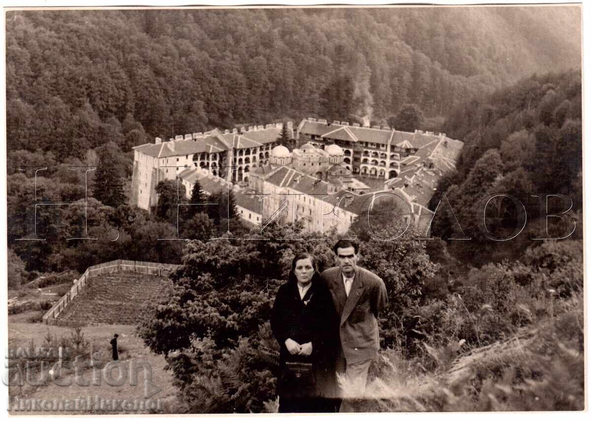 1942 LARGE OLD PHOTO TOURISTS NEAR RILA MONASTERY D987
