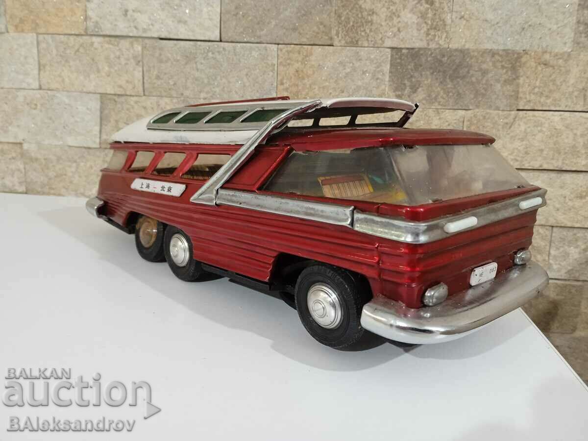 Παλιό τσίγκινο λεωφορείο