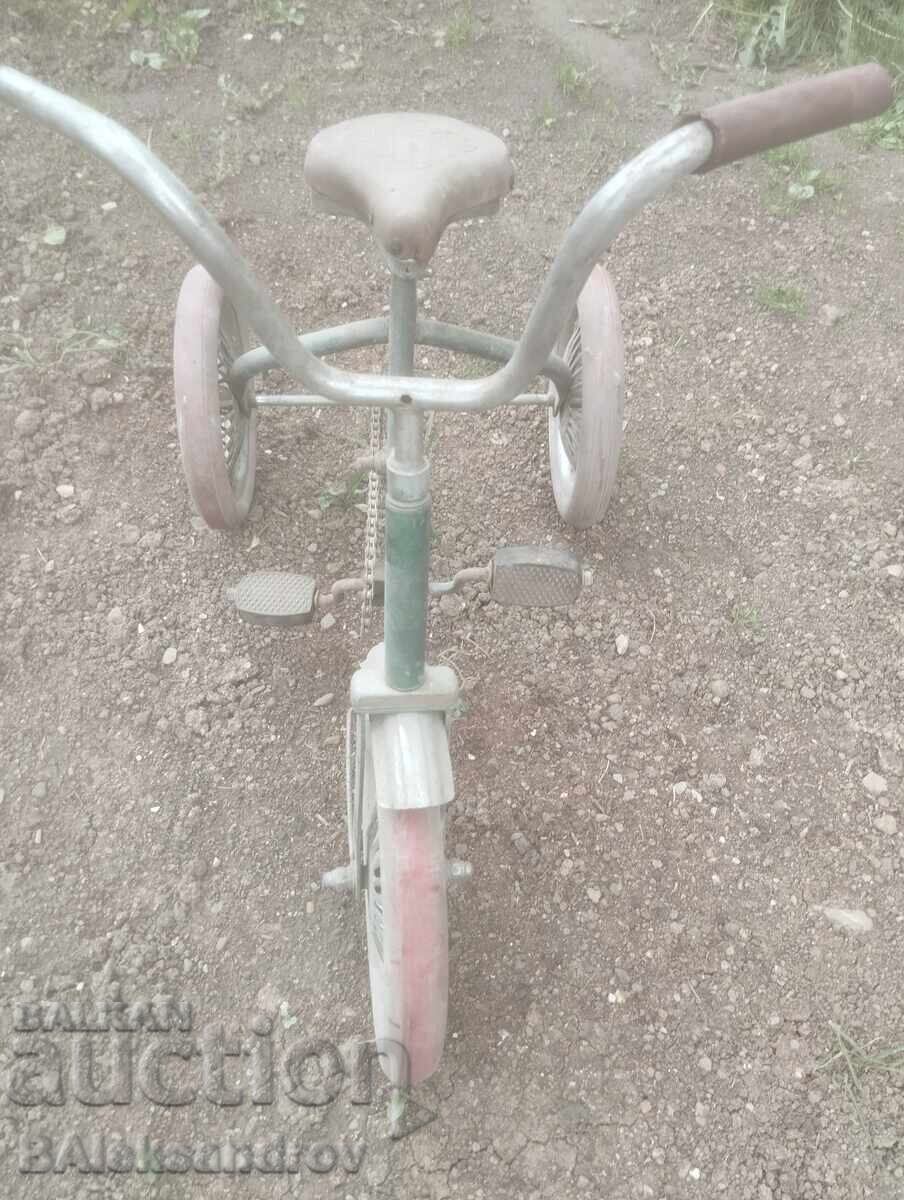 Delivery of Social Tricycle Child's Bicycle