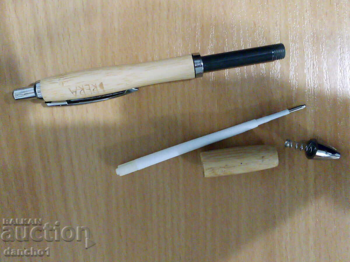 Livrarea Un stilou din lemn Livrarea Un stilou din lemn