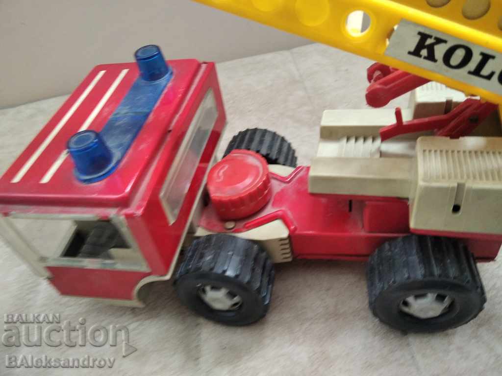 Delivery of Old tin fire truck