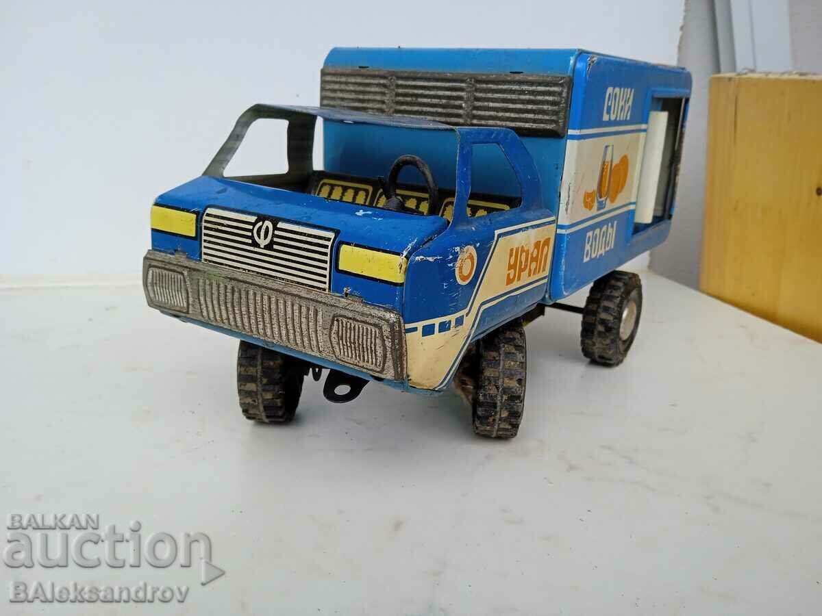 Delivery of A large tin truck USSR truck Delivery of A large tin truck USSR truck