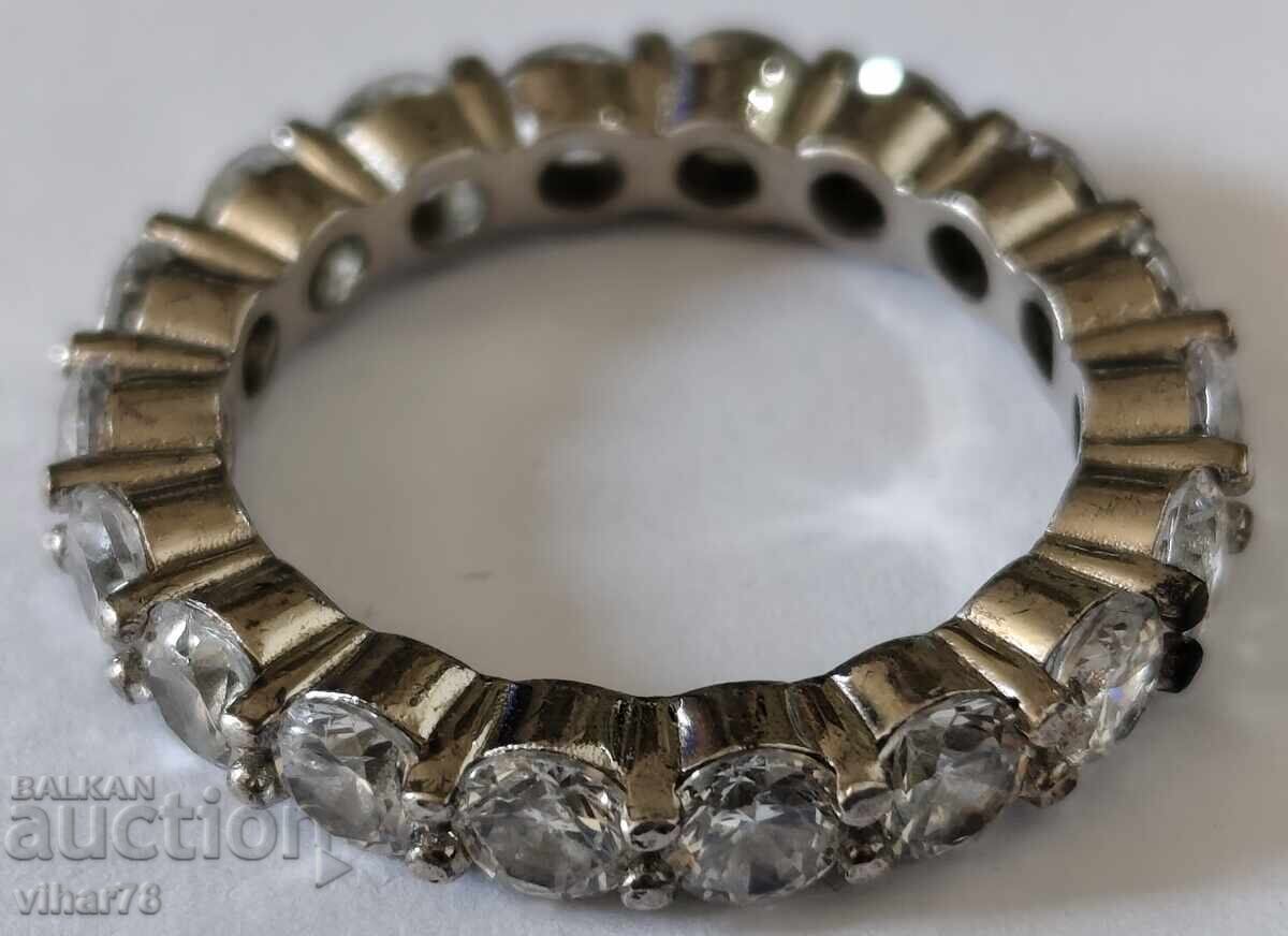 Auction A silver ring Auction A silver ring