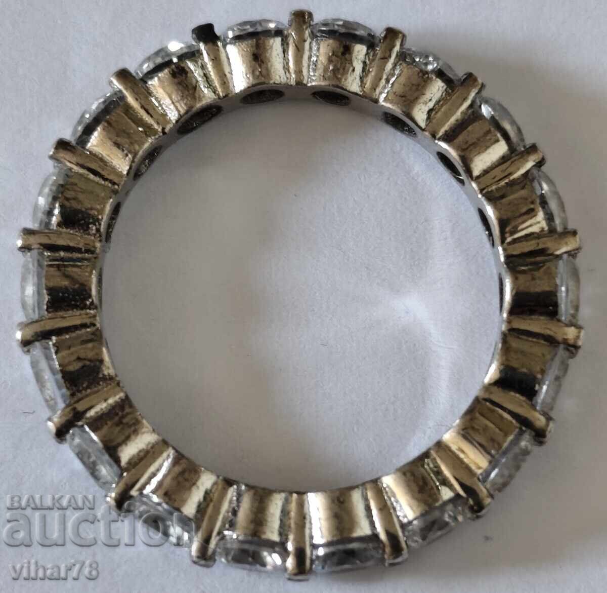 Delivery of A silver ring Delivery of A silver ring