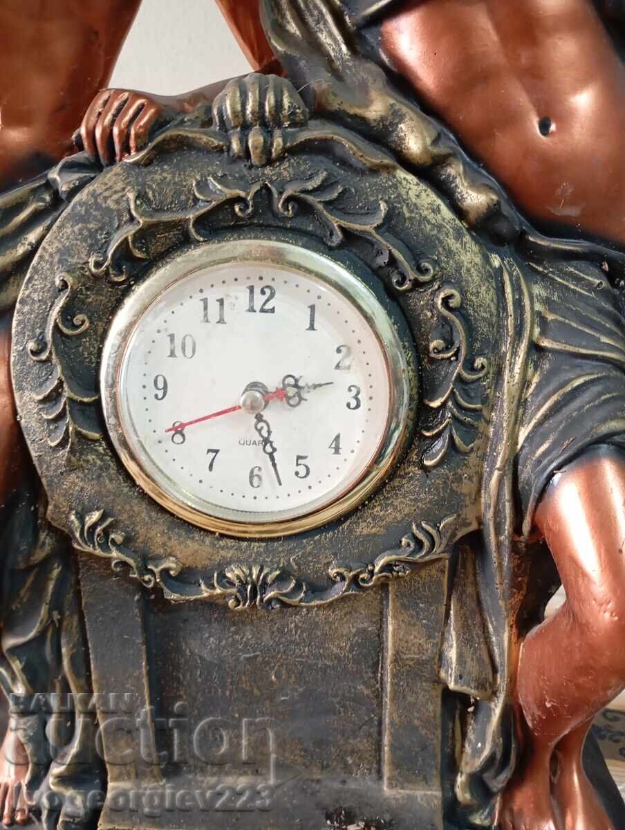 Δημοπρασία Φιγούρα επιτραπέζιου, επιτοίχιου ρολογιού