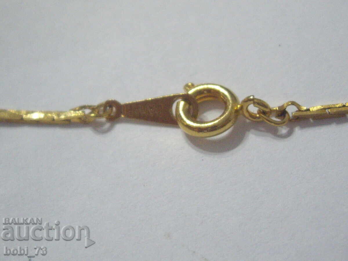 Lănțișor placat cu aur cu preț 10.00 BGN | € 5.11 Lănțișor placat cu aur cu preț 10.00 BGN | € 5.11
