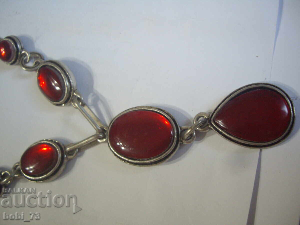 Colier vechi și interesant, frumos cu preț 60.00 BGN | € 30.68 Colier vechi și interesant, frumos cu preț 60.00 BGN | € 30.68