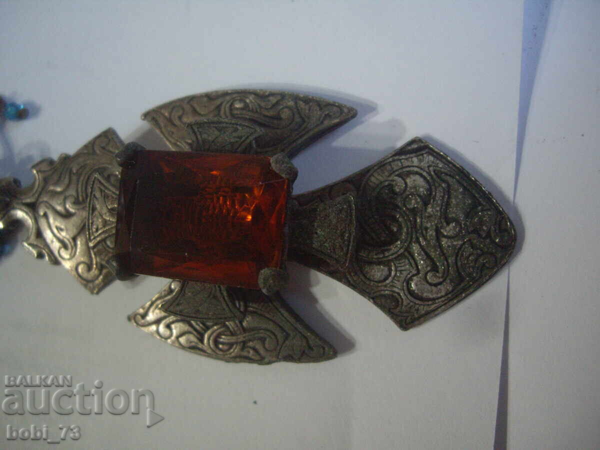 Старо интересно ,красиво колие. с цена 90.00 лв. | € 46.02 Старо интересно ,красиво колие. с цена 90.00 лв. | € 46.02