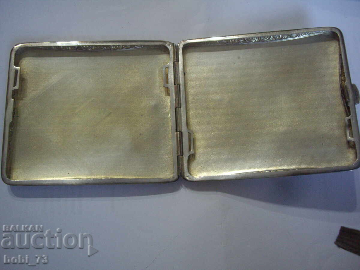 Auction Old silver snuffbox Auction Old silver snuffbox