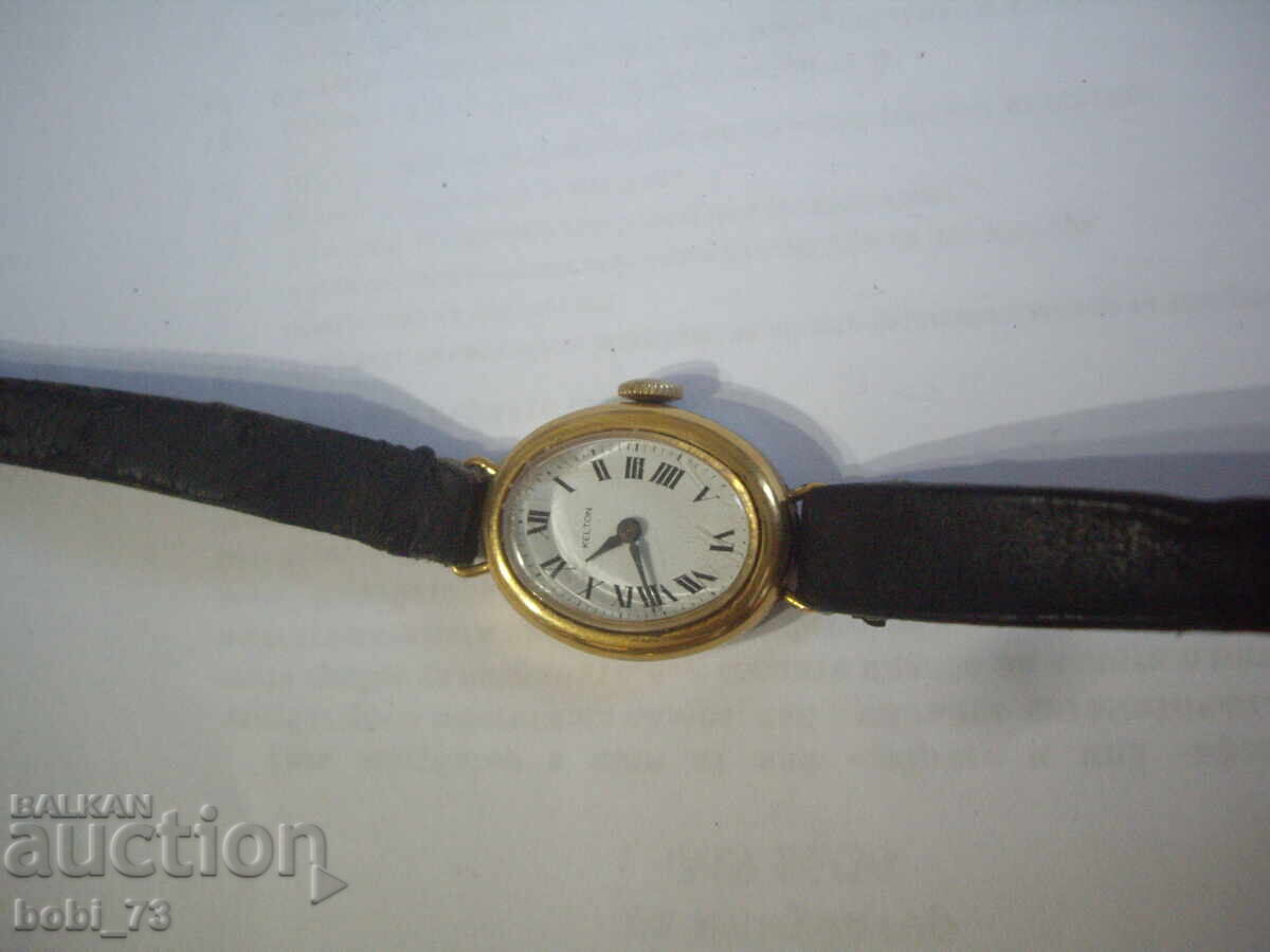 Стар позлатен дамски часовник,налични маркировки.