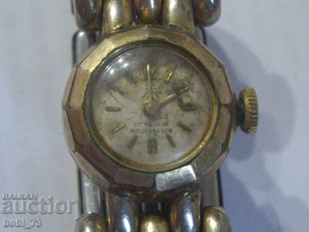 Old gold-plated ladies' watch, markings present with price 40.00 BGN | € 20.45 Old gold-plated ladies' watch, markings present with price 40.00 BGN | € 20.45
