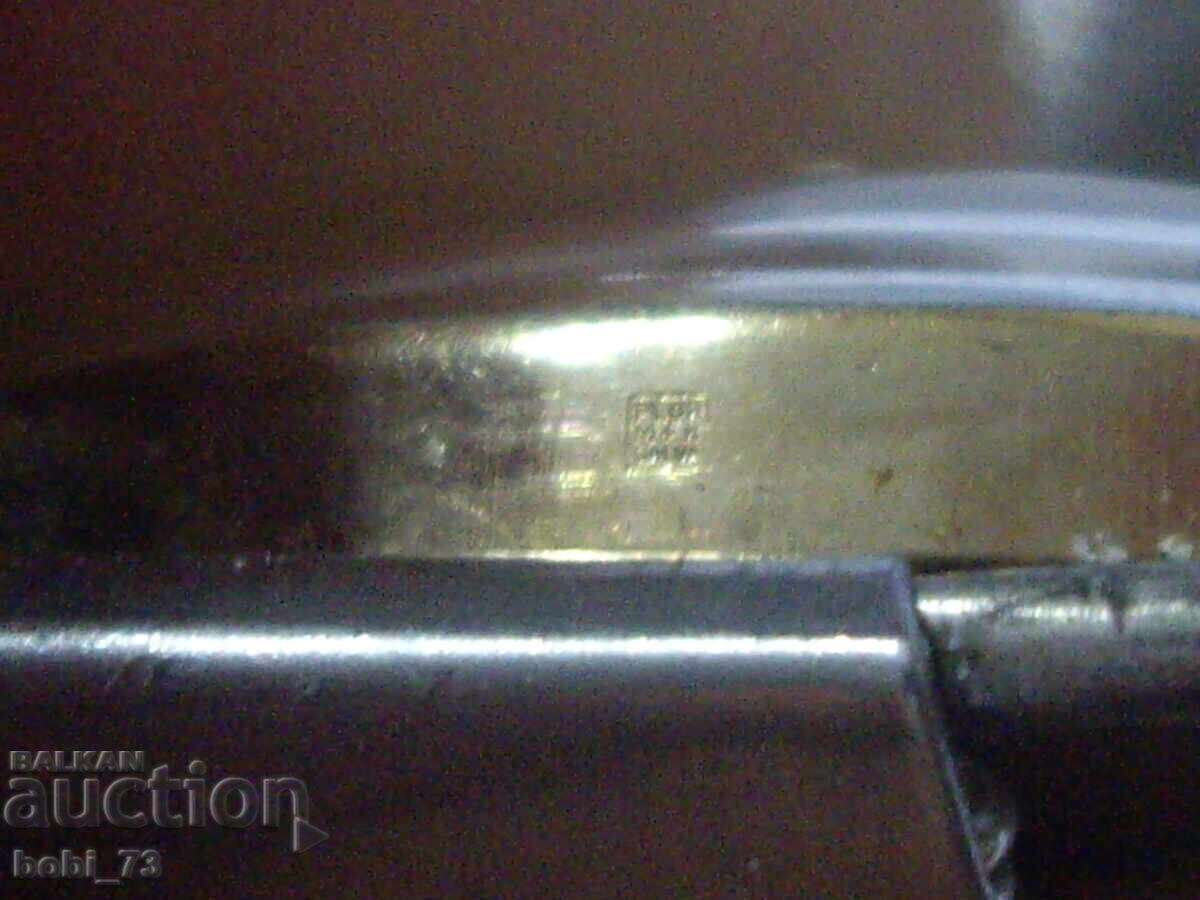 Livrarea Ceas bărbătesc vechi placat cu aur, cu marcaje disponibile Livrarea Ceas bărbătesc vechi placat cu aur, cu marcaje disponibile