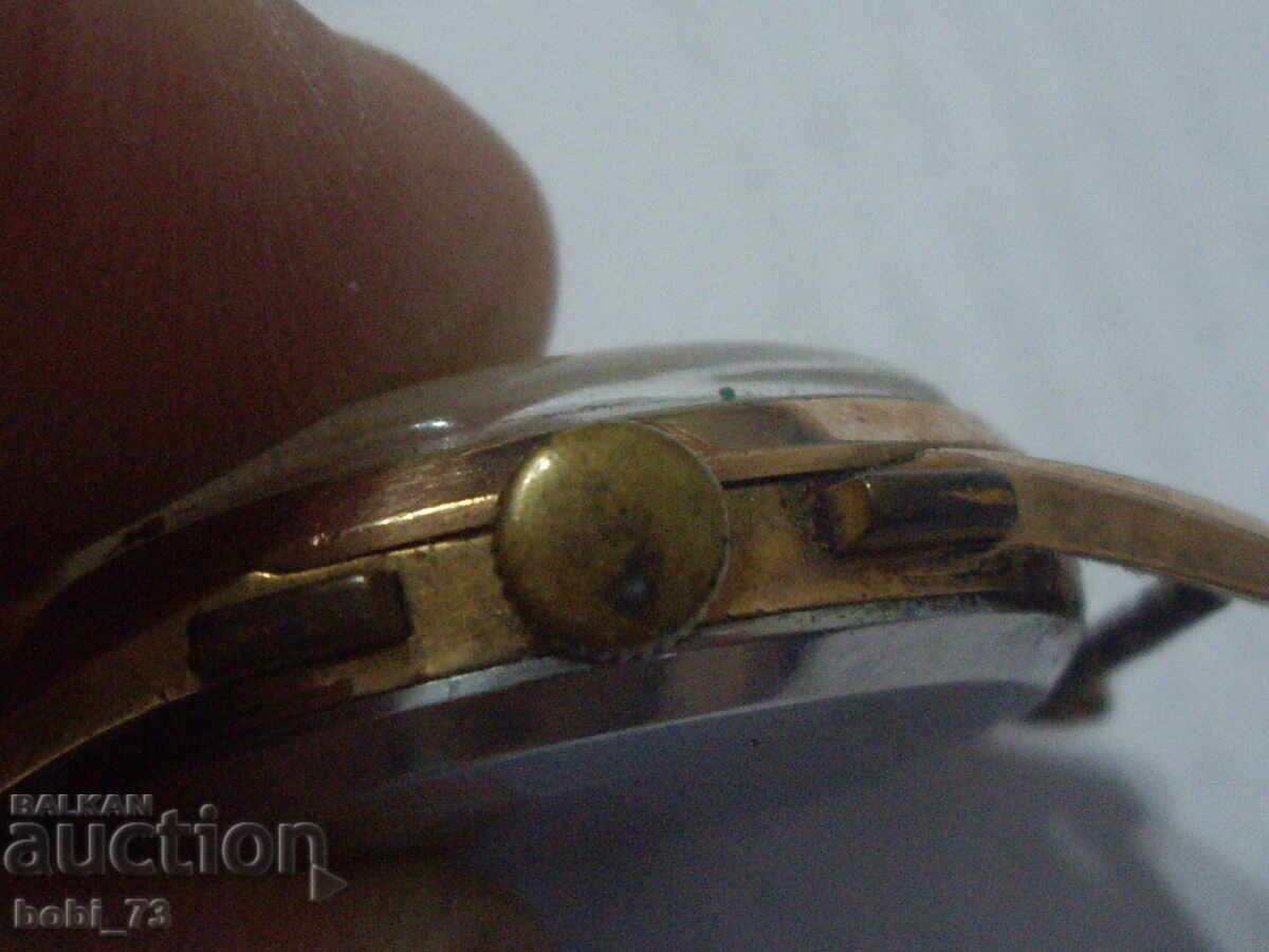 Παράδοση Παλιό επιχρυσωμένο ανδρικό ρολόι-χρονογράφος, με διαθέσιμες ενδείξεις