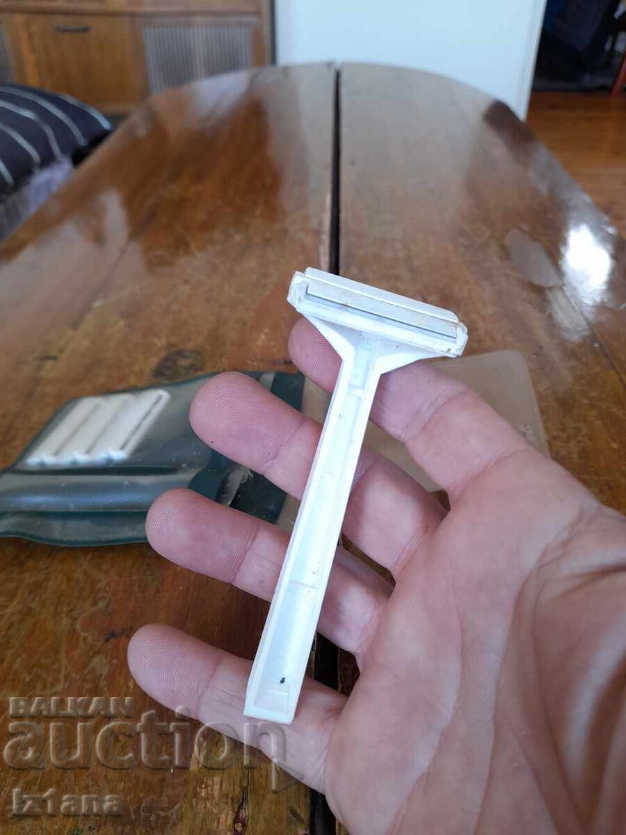 Δημοπρασία Παλιά ξυριστική μηχανή Pik