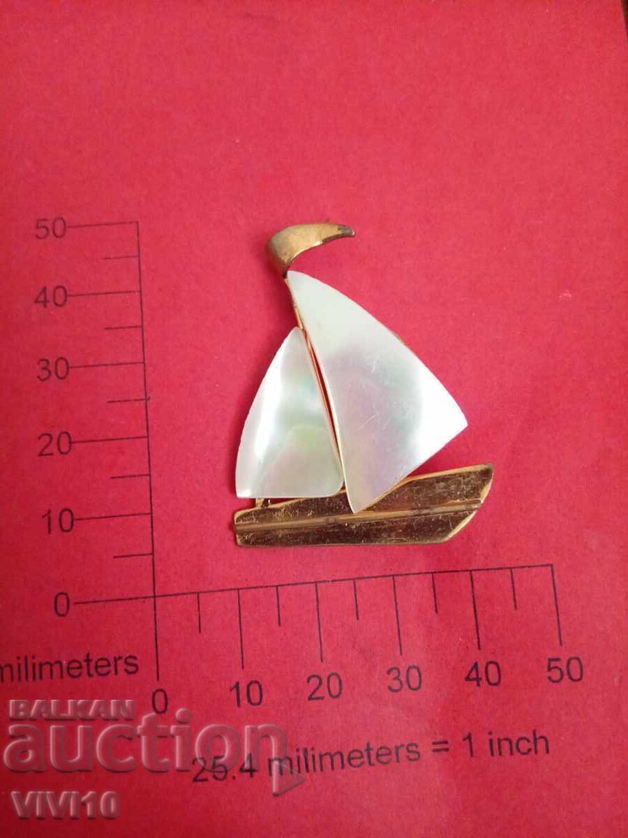 Broșă veche sidef, Aurire