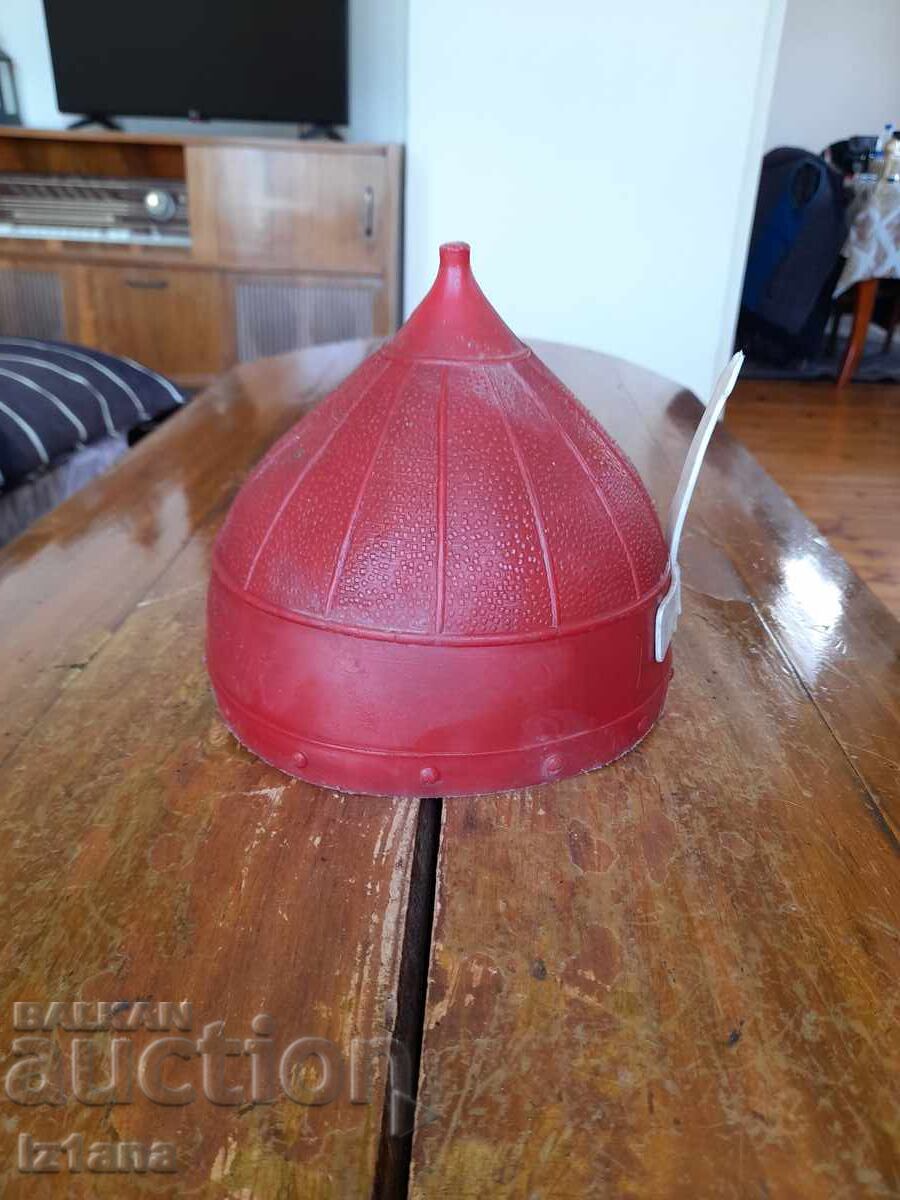 Стара детска играчка Шлем с цена 65.00 лв. | € 33.23 Стара детска играчка Шлем с цена 65.00 лв. | € 33.23