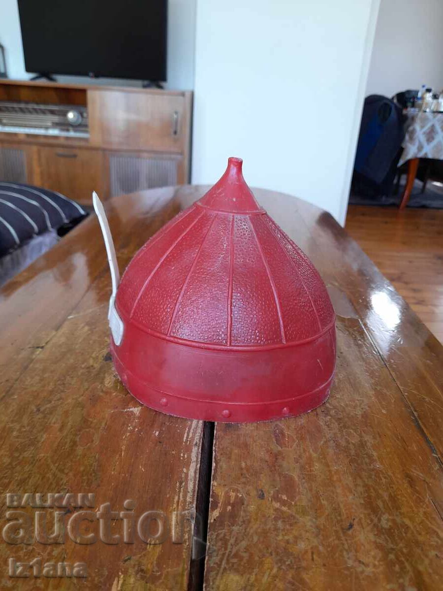 Доставка на Стара детска играчка Шлем Доставка на Стара детска играчка Шлем