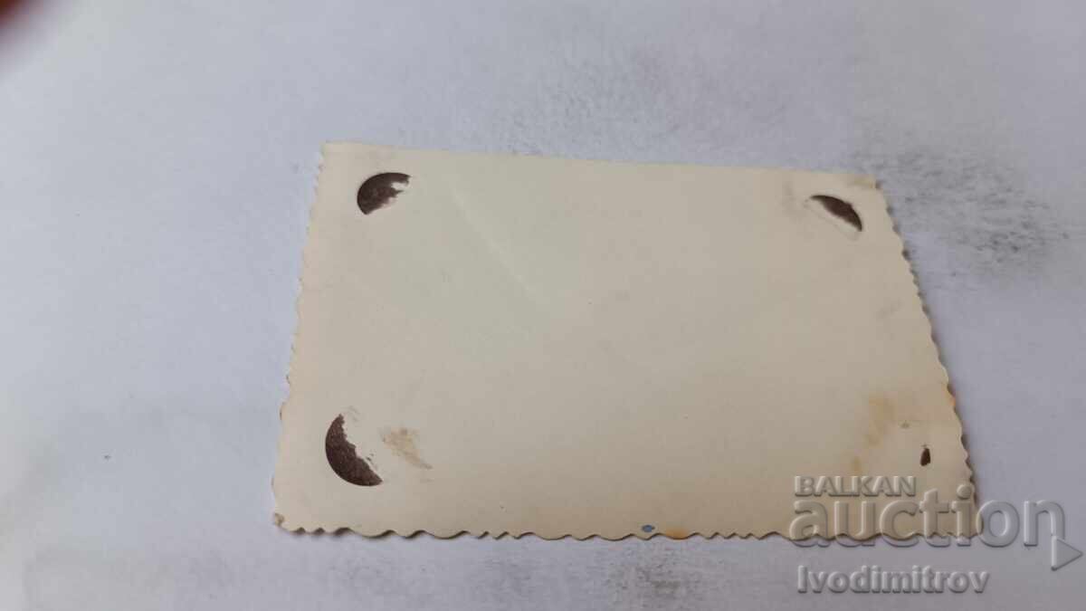 Fotografie Sofia Tânăr cu bicicletă retro pe stradă cu preț 2.35 BGN | € 1.20