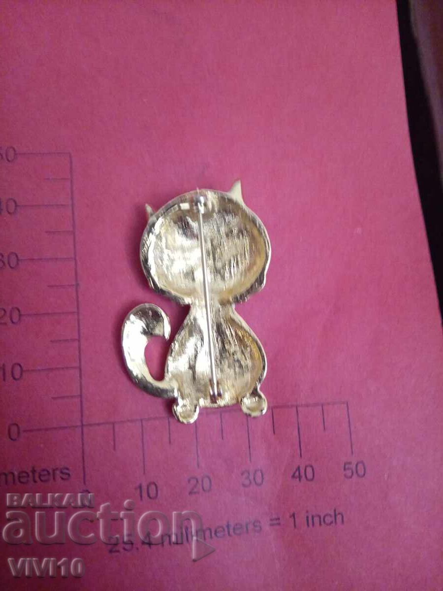 Старинна брошка емаил с цена 30.00 лв. | € 15.34