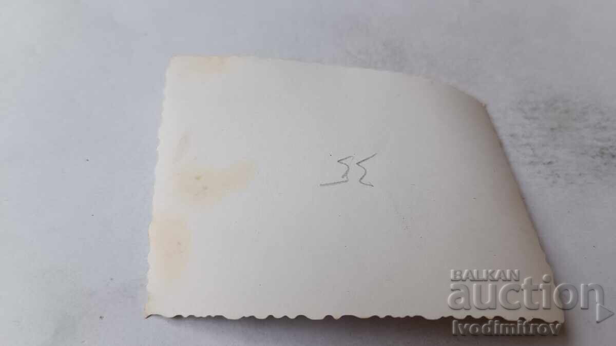 Φωτογραφία Άντρας Γυναίκα Μικρό Κοριτσάκι με τιμή 1.65 BGN | € 0.84 Φωτογραφία Άντρας Γυναίκα Μικρό Κοριτσάκι με τιμή 1.65 BGN | € 0.84