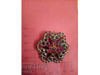 Brosa antica cu pietre