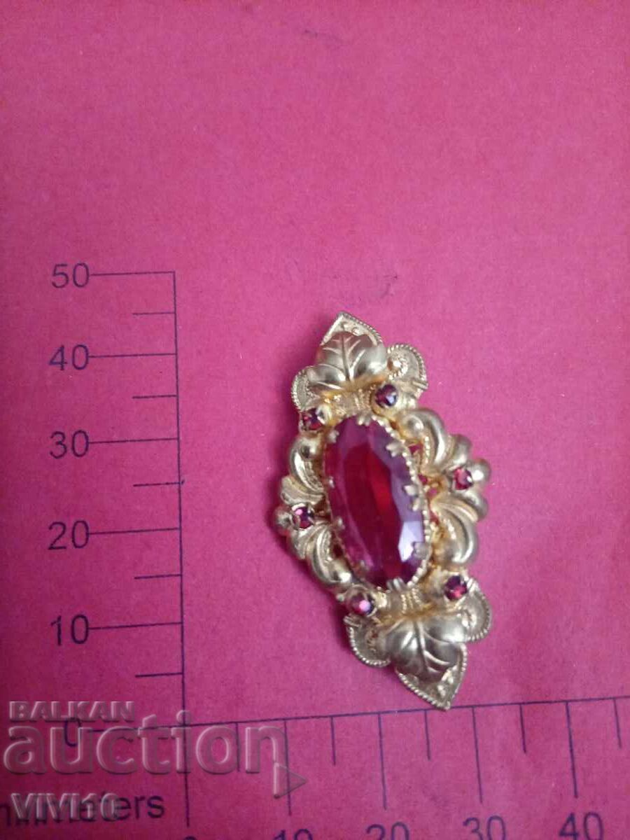 Brosa antica cu pietre