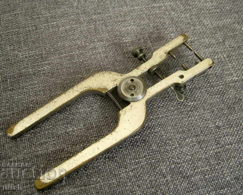 Old watchmaker's pliers tool with price 30.00 BGN | € 15.34 Old watchmaker's pliers tool with price 30.00 BGN | € 15.34