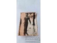 Снимка София Мъж на тротоара