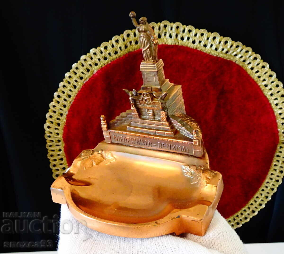 Σταχτοδοχείο με μέλι 300 γρ., με Niederwald Denkmal με τιμή 9.00 BGN | € 4.60