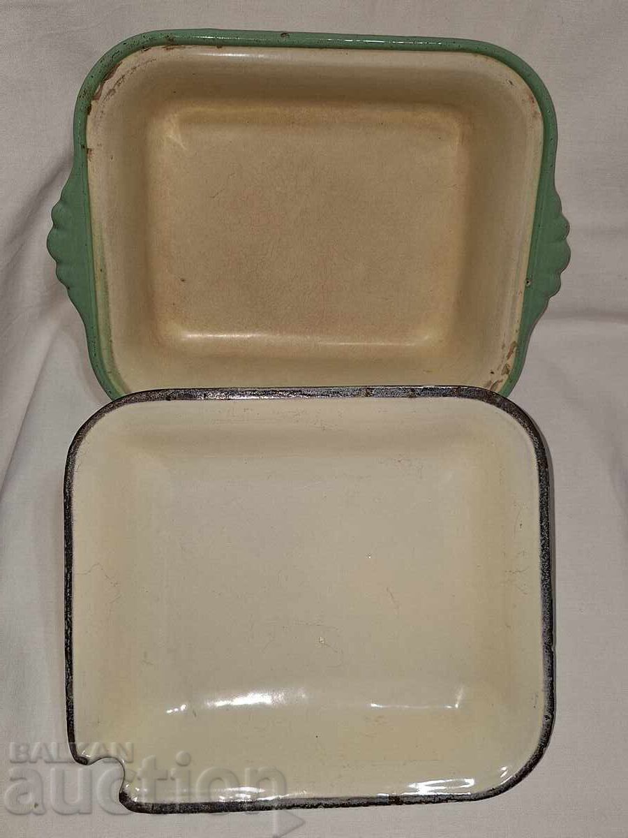 Доставка на Винтидж марков чугунен емайлиран съд за печене с капак Доставка на Винтидж марков чугунен емайлиран съд за печене с капак