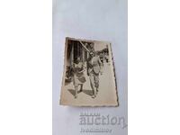 Снимка София Мъж и жена на разходка