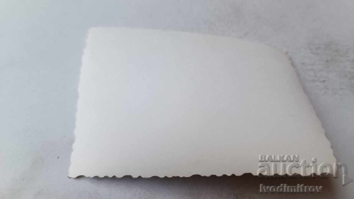 Fotografie cu luna de miere din Sofia cu prietenii lor cu preț 1.85 BGN | € 0.95