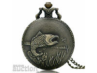 Frumos ceas de buzunar cu pește pescar pescuind undiță