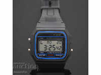 Νέο ηλεκτρονικό ρολόι με κλασικό ρετρό κλασικό σχήμα