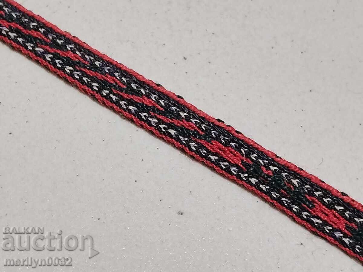 Centură veche țesută manual, 3,50 metri, brâu, curea, costum popular cu preț 125.00 BGN | € 63.91 Centură veche țesută manual, 3,50 metri, brâu, curea, costum popular cu preț 125.00 BGN | € 63.91